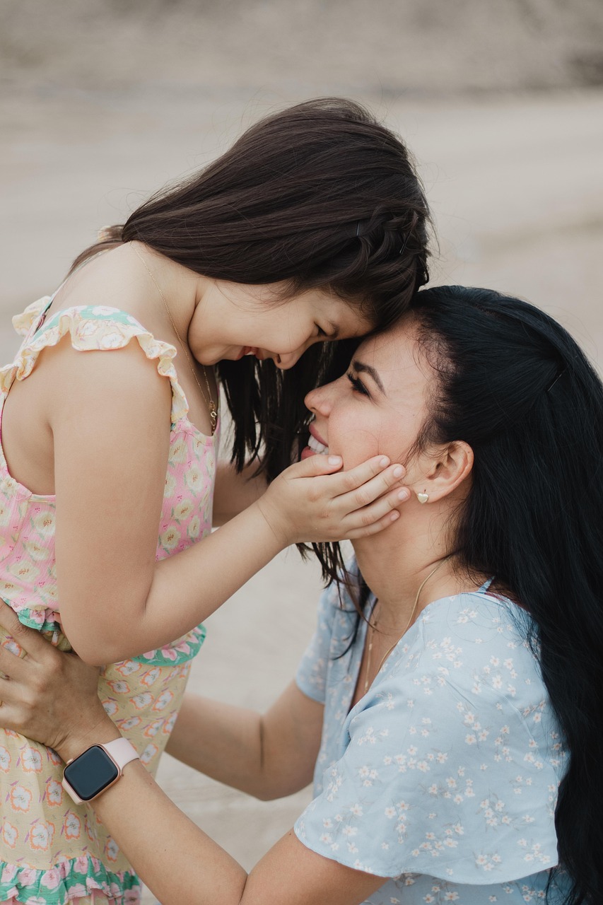 service-01 happy, motherhood, happy mothers day, kid, love, mom, female, hug, care, familia, madre, hija, mum